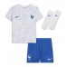 Frankrig Kylian Mbappe #10 Udebanesæt Børn VM 2022 Kortærmet (+ Korte bukser)